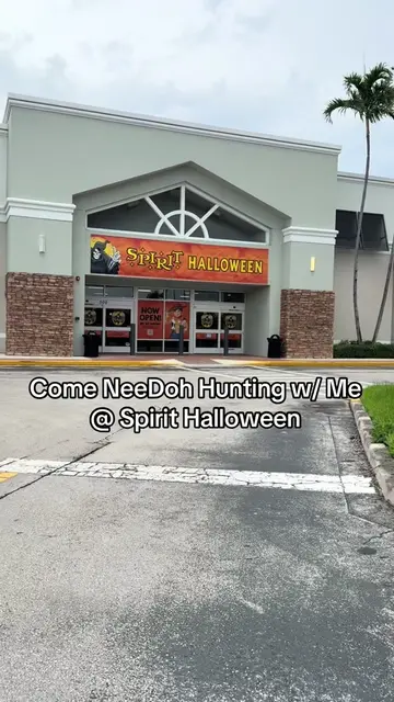 Come NeeDoh Hunting w/ Me at Spirit Halloween | @Spirit Halloween @NeeDoh  #need