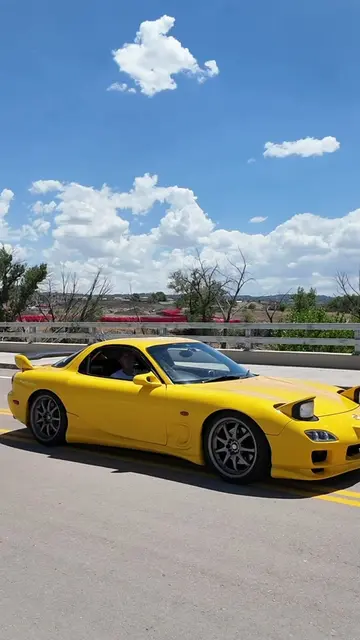 The difference between a JDM FD RX7 and USDM. #mazda #rx7 #fdrx7 #carsoftiktokco