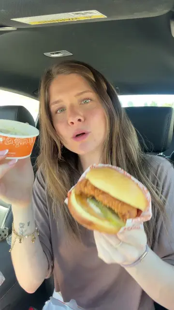 Well this was chaotic…. but when is it not🤣🤷🏼‍♀️ YUMM ILY @Popeyes  #popeyes 