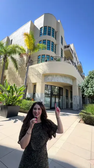 Would you live in this penthouse for $624,000?  🛏️ 1 bedroom + loft 🛁 2 bathro