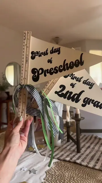 The easiest and cutest DIY for the first day of school. ✂️✏️📓 I made these for 