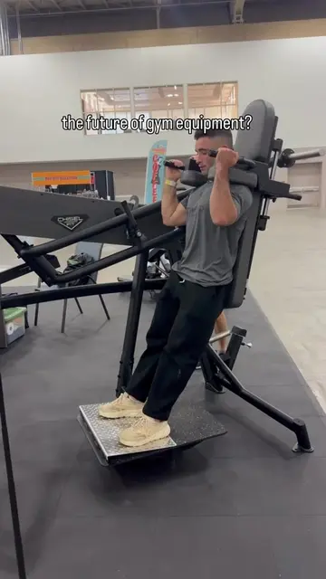 Had the honor to test out this spaceship looking pendulum/hack squat from Chisel