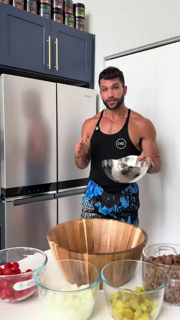 BBQ Cheeseburger Pasta Makes 7 Meal Preps Macros (Per Meal) (Approximate) * Calo