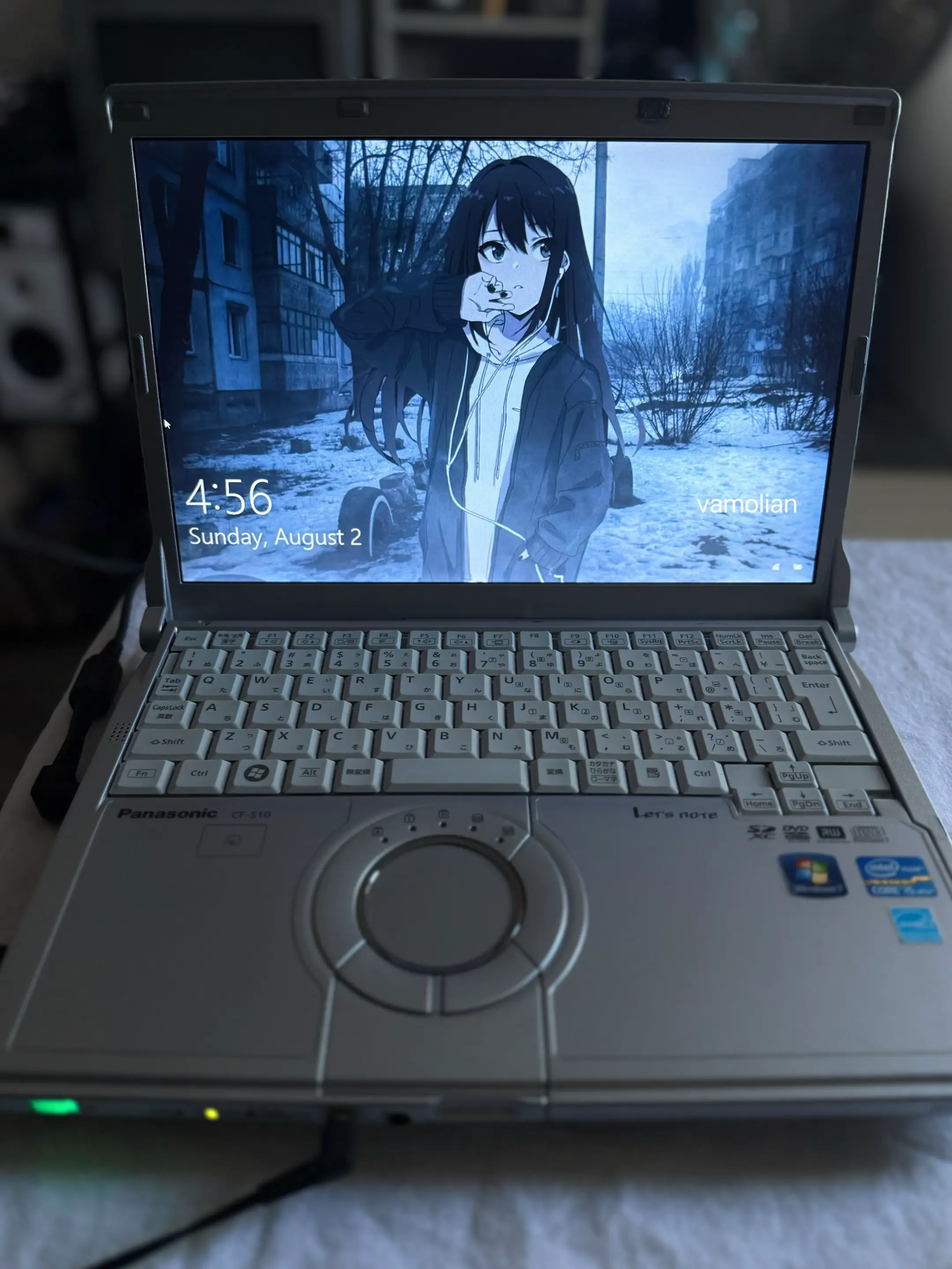 It’s a Panasonic Let’s Note CF-S10 from 2011, and I still can’t believe how ligh