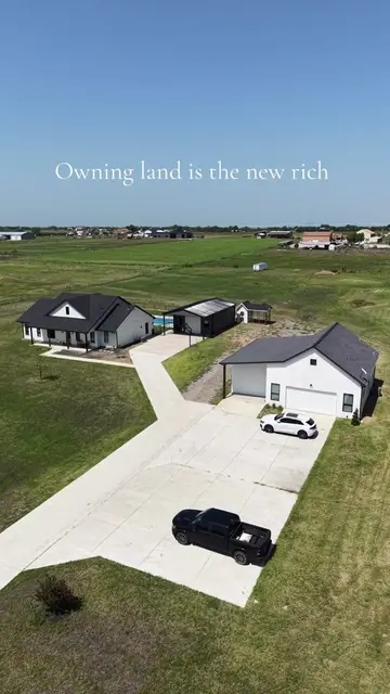 📍Nevada, TX 10+ acres + just under 2000sqft 4 bed, 2 bath main house + shop + p