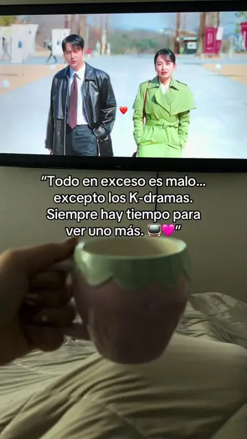 Mi única responsabilidad por el resto del día. 🤭📺🩷 ¿Quién más está viendo Spo