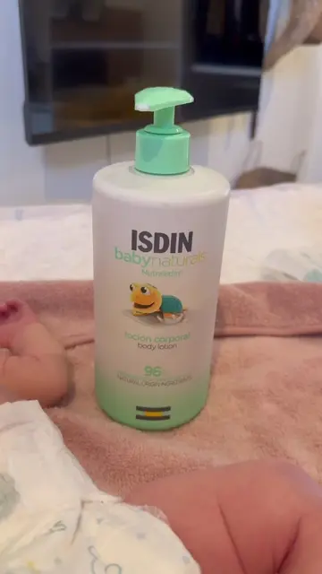 Goodbye gas - Hello sleep #babyfeet #massage #isdin #babyproducts #babymassage 