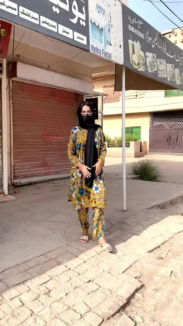 Hooriya Boutique @HOORIA Boutique RYK where you can find branded, unbranded & go