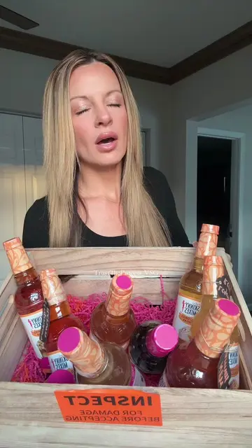 @Skinny Mixes recognizes Augtober is here and it’s basically fall! #skinnymixes 