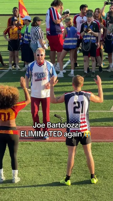 Just wasn’t his day 😔 #streamergames #simonsays #joebartolozzi #fail #sad 