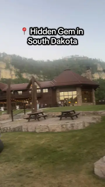 📍Looking for a peaceful getaway in the Black Hills? Spearfish Canyon Lodge is s