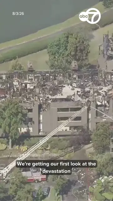 SKY7 video shows the destruction of a Foster City condo complex in a massive fir