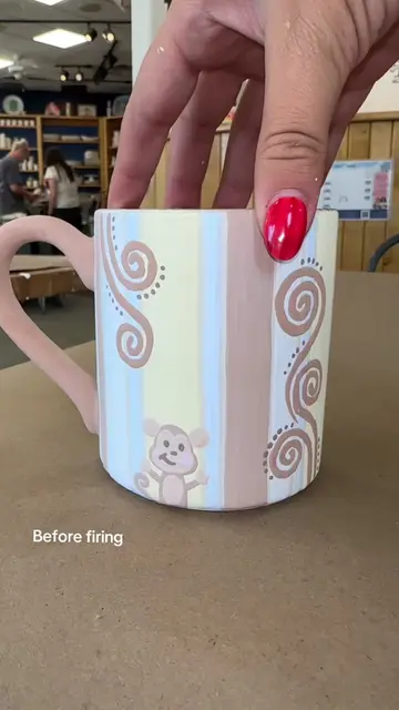 My new fav I LOVEEE THE MONKEYS 🙉🙈🙊 #paintingpottery #colormemine #craftideas