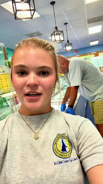 I hired them to scoop ice cream… not to become professional pranksters. 🍦🤣 #fy