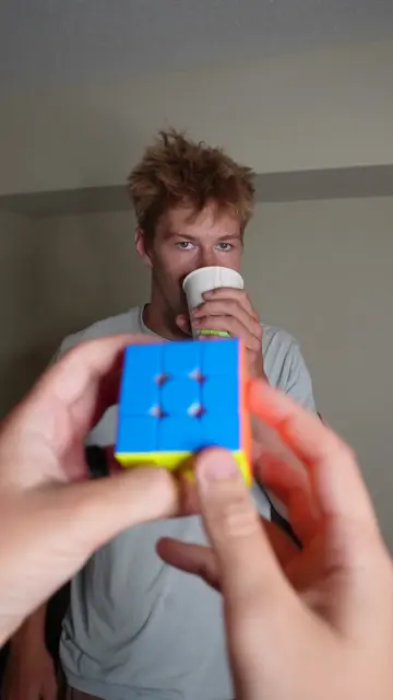 I gave him the worst scramble I could #cubing #rubikscube #speedcubing #scramble