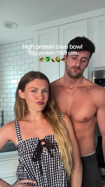 25 MIN HIGH PROTEIN COPYCAT CAVA BOWLS 🥙🍗🫒 55g protein, 560 cals INGREDIENTS 