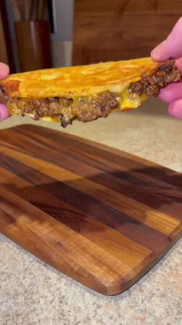Crispy Cheeseburger Tacos 🌮🍔🔥 These have become a staple in my household — Th