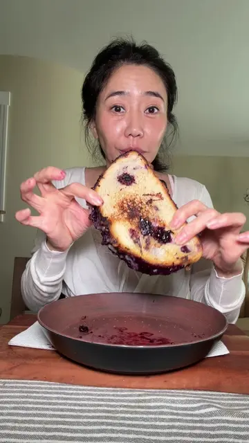 Homemade Blueberry chia jam cheesy sourdough sandwich 💯🫐🧀🥪 #wieiad #foodvlog