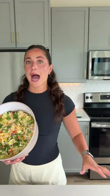 Chicken, Veggie, Feta Orzo Meal Prep!🤍 Such an easy prep!! Ingredients:  - 4 cu
