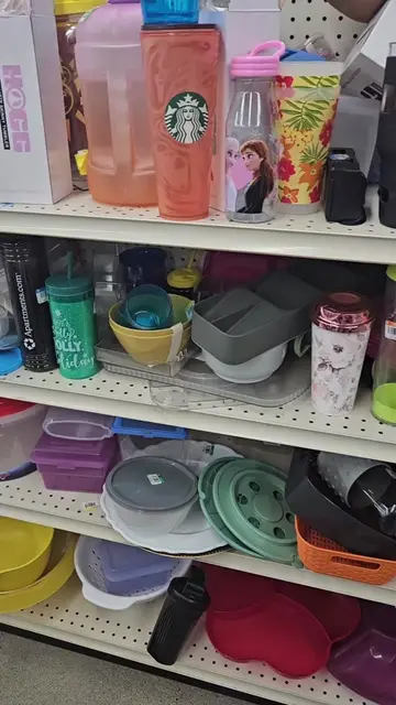 Day 33! Today we are thrifting in the plastics section & I spotted a vintage yel