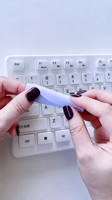 #magickeyboard #appleaccessories #desksetup #TechGadgets #fashiono
