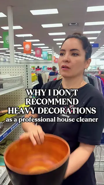 Heavy decor might look beautiful… until it’s cleaning day. 🧹 As a professional 