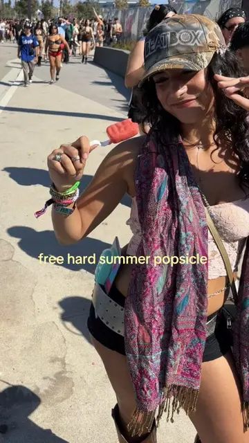 GOTTA MAKE THE MOST OUT OF YOUR HARD SUMMER FESTIVAL EXPERIENCE !!! 1000000/10 r