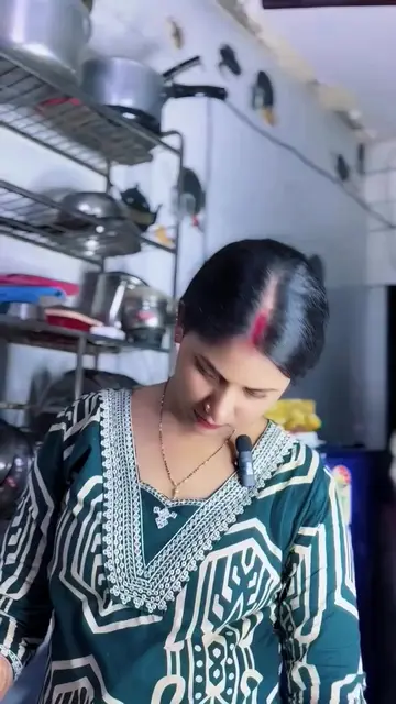Chehara etna utra q hai 🤪#foryoupage #comady #viral #uktiktok #fypシ゚viral #fyb 