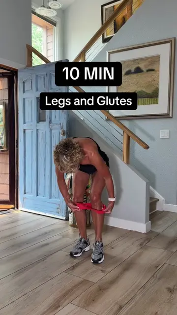I always underestimate the band! This one is a total burner!🔥🔥 10 reps 2X!  Ch