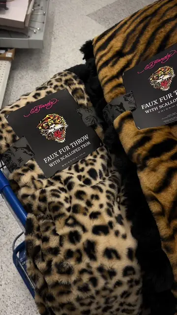 Oh I loved these @Ross ! 🤭 #rossfinds #rossdressforless #edhardy #blankets #gir