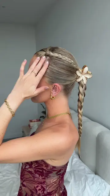 Summer plaits inspo ✨🌸🤍 Using: @Salee Hair Hair Wax Stick  @Stradivarius Claw 