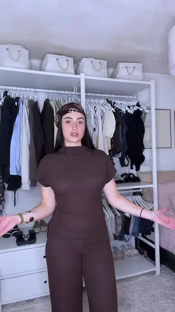 Pour laquelle des trois tenues vous votez ? 🤎