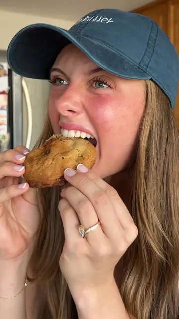 CARAMEL🍮+COCONUT🥥+DARK CHOC CHIPS🍫 = potentially the best cookie combo of all