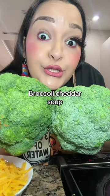 Better than Panera? Easy Broccoli Cheddar Soup Recipe! #BroccoliCheddarSoup #Bro