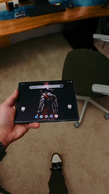 Galaxy Z Fold 8 life hack: the cover screen might be the best way to watch video