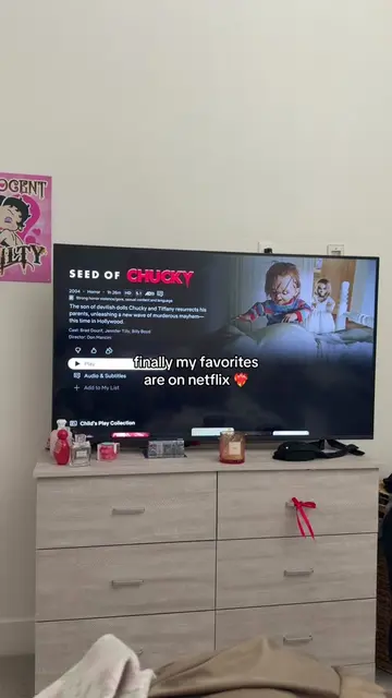 perffffffect timing #chucky #netflix #horror #halloween #movies 