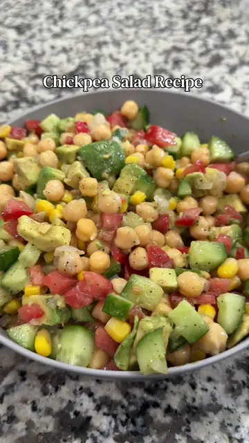 As requested, here’s this delicious & healthy chickpea salad. 🥗  1 can Chickpea