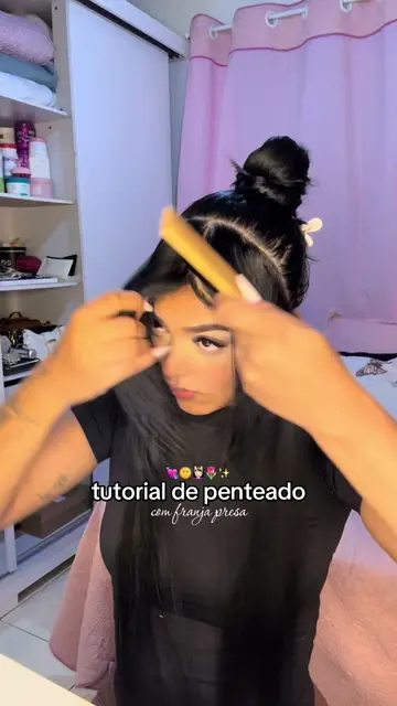 penteados com franja presa tem meu coração 🫶🏼 . acessórios de cabelo: KELLYO-L