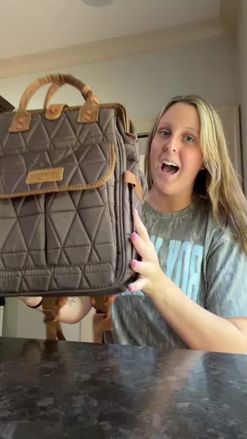 This is seriously the cutest/ nicest diaper bag evaaaa! Grab yours below!!🤎✨🍂☕