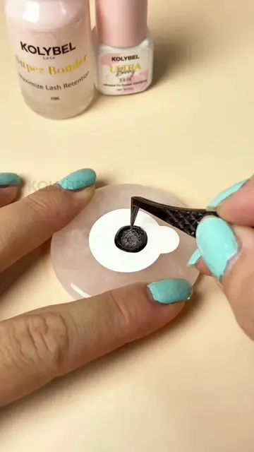 2 ways to handle glue residue – clean and easy. 🖤💧 Clean tools. Clean sets. Ev