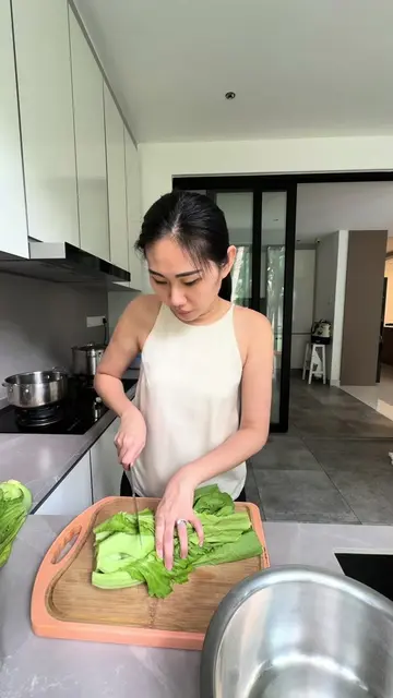 Leftover roast duck or meat in our house rarely goes to waste..  One of my favou