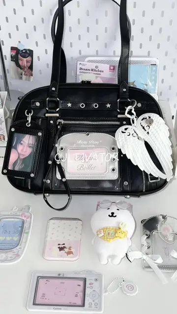 Such a cool and gorgeous bag,Wouldn’t you want one too?#y2k #fyp #сумка #OOTD 