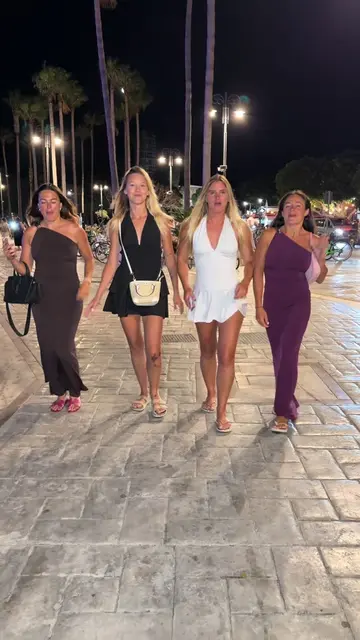 Une soirée entre girlies en Grèce 🇬🇷💃🏽