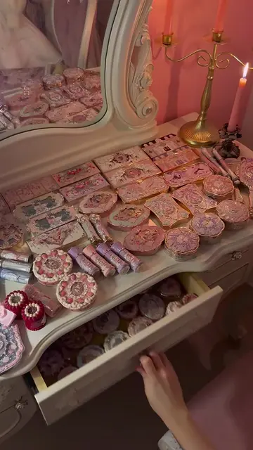 POV: you're ending the day in your favorite little corner 🌙🎀 (©: @cherryprince