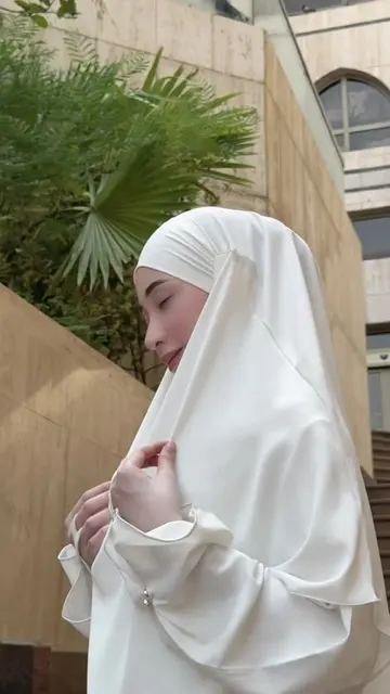 Finally, my favorite modest wear brand is collaborating with Citra Kirana! 🥹🤍 