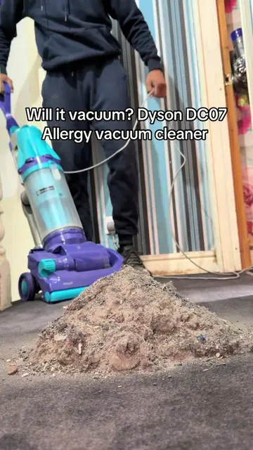 #CleanTok #vacuumcleaner #dyson #oddlysatisfying #trending 