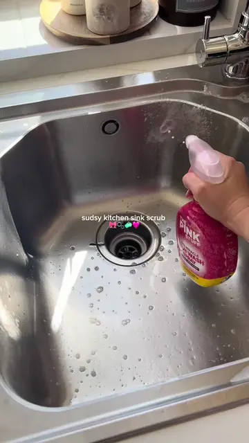 Sudsy sink scrub 🧼🥰🫧🩷🌸🎀 #CleanTok #cleaningtok #cleaningmotivation #deepcl