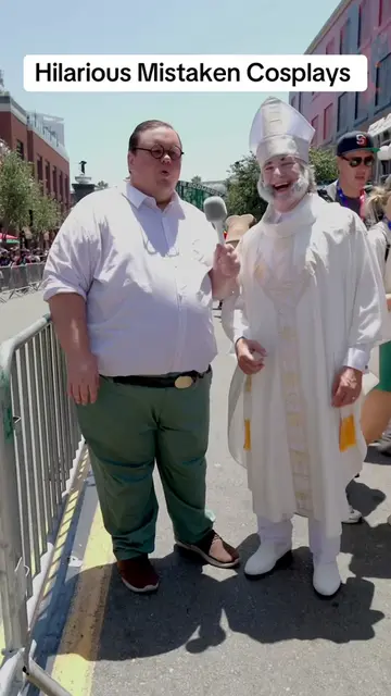 More Hilarious Mistaken Cosplays from SDCC! We have so many cosplay stories from