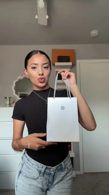 I lovee 😍 @apple #apple #iphone #fypシ゚viral #foryoupage #unboxing 
