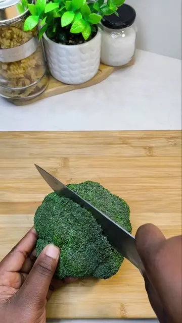 Who knew broccoli and rice could taste this good? 🥦🍚 Healthy, easy, and flavor